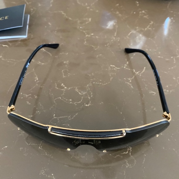 Versace Men’s Sunglasses - Picture 2 of 7